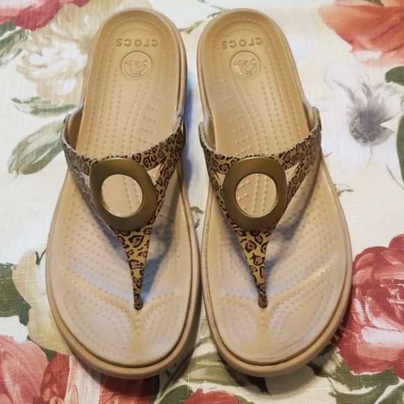 CROCS Shoes - Crocs Cheetah Print Thong Sandals